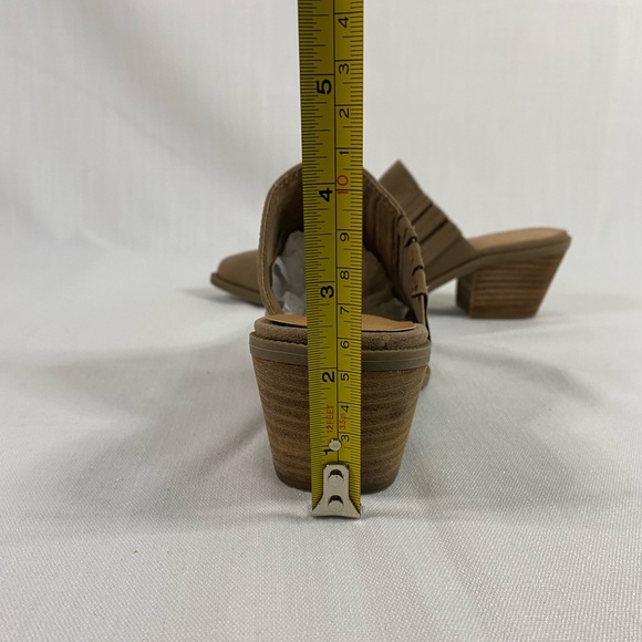 Womens Size 7 American Eagle 2inch Heels Suede Brown Stretchy Comfortable - Picture 11 of 13
